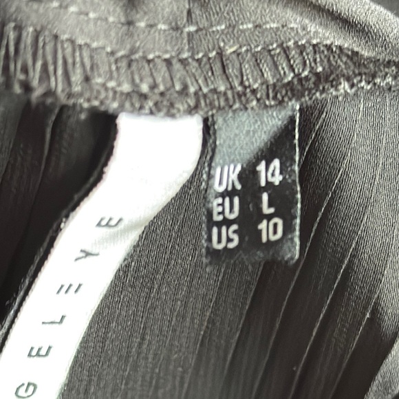 Black Open Cardigan with Pleated Back - Picture 8 of 10